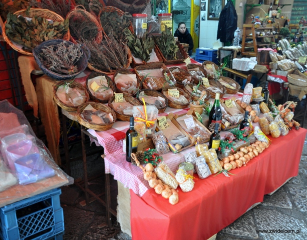 Palermo - Vucciria market - stragan z przyprawami