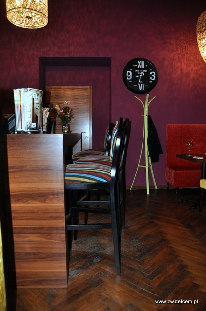 w - Bistro Parasol - bar