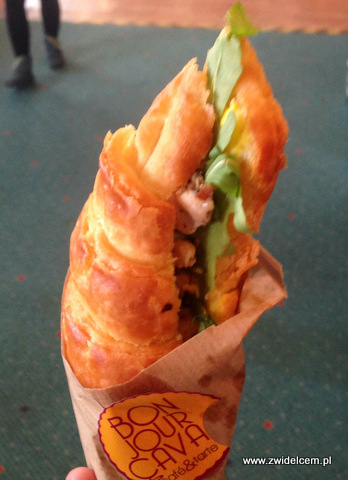 Kraków - Najedzeni Fest Lokalnie - BonJour Cava - Croissant z kurczakiem